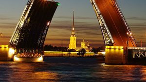 Викторина «Дворцовый мост в Санкт-Петербурге»